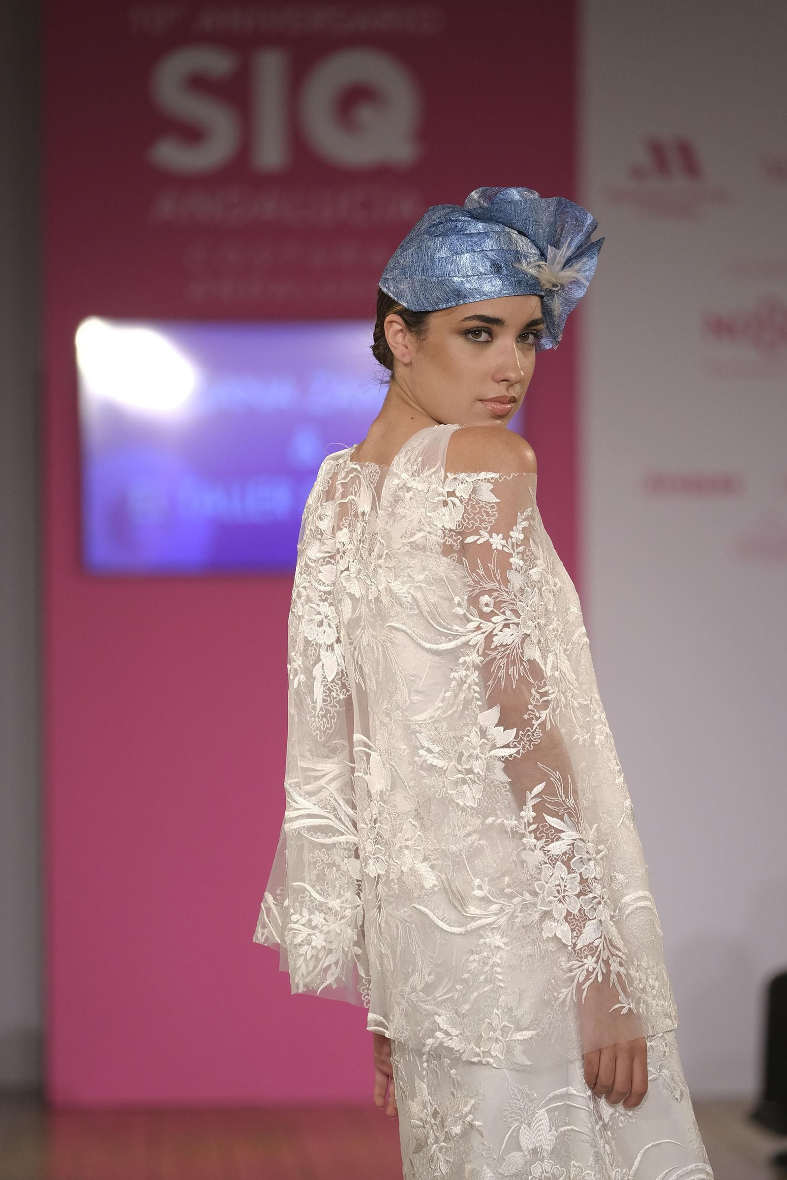 Tocados y pamelas, la tendencia en invitada que recuperan Susana Zamora y El taller de Piluka