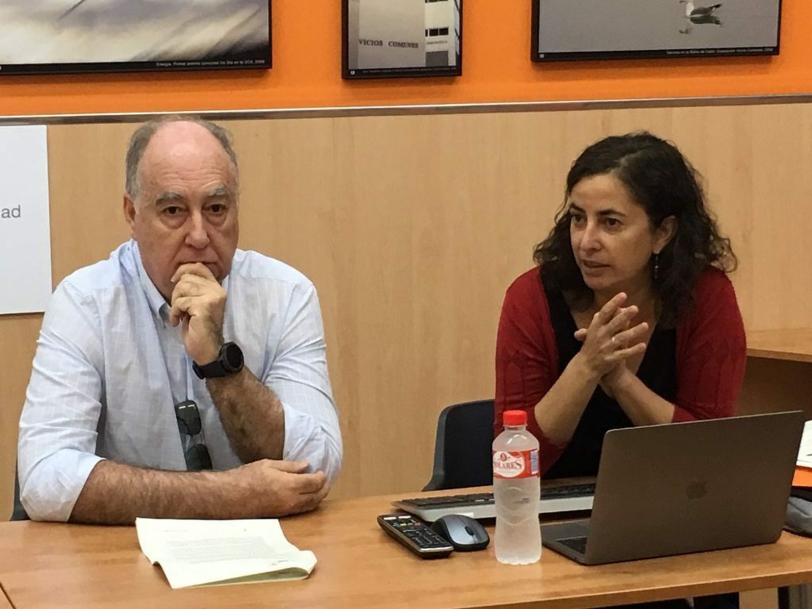 El director del ICMAN-CSIC, Julián Blasco, y la investigadora del CSIC Laura Prieto.