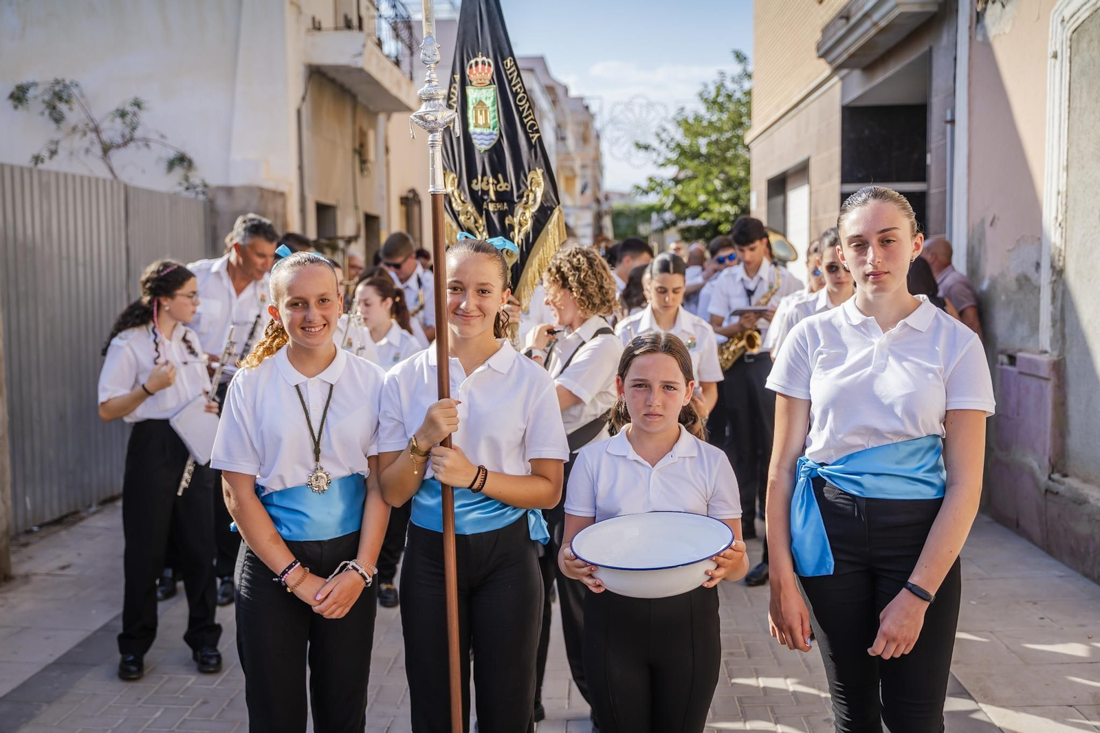 La procesión de la Virgen del Carmen y Santa Ana pone el broche final a las fiestas del Puerto de Roquetas