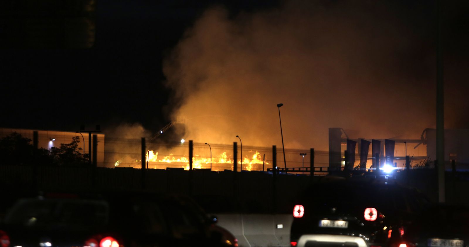 Incendio en Alcalá. Polig.La Red Sur