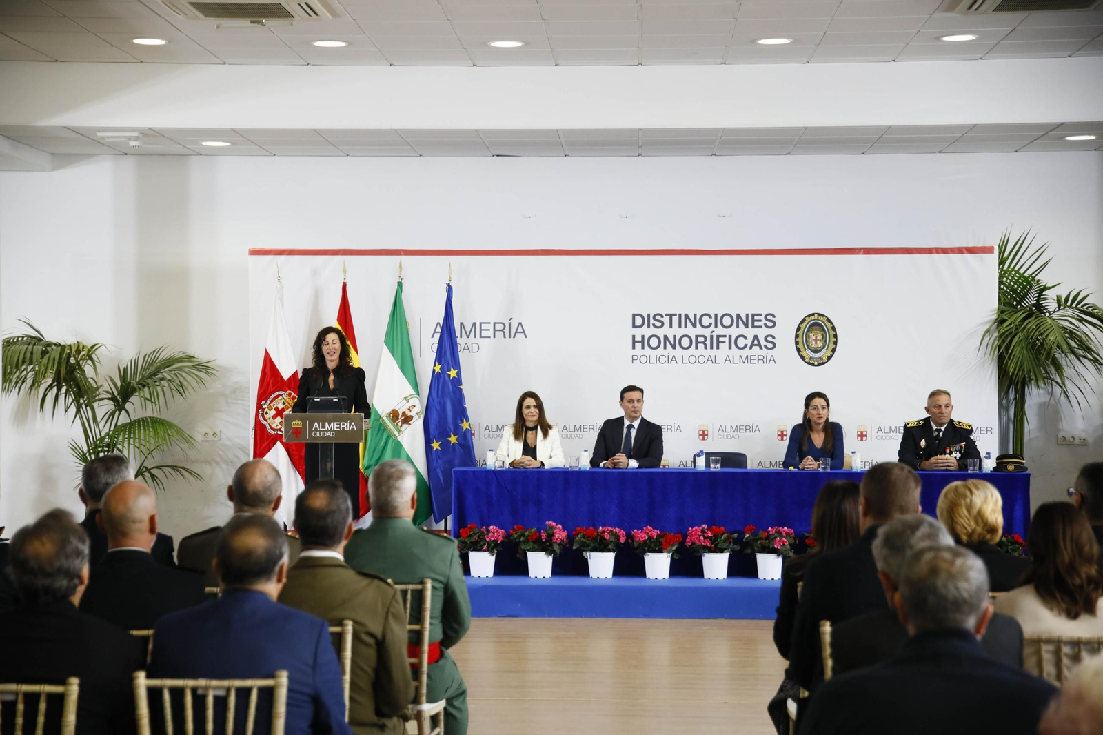 Las imágenes del acto institucional de la Policía Local de Almería con motivo de la festividad de su patrón, San Esteban