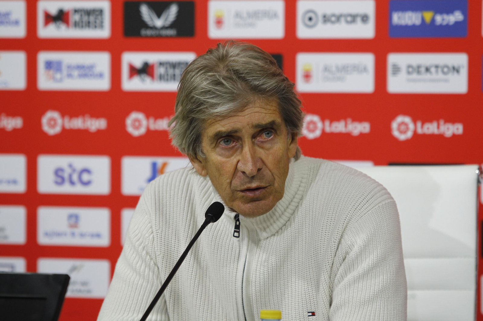 Imágenes del partido de fútbol U.D. Almería-Real Betis Balompié