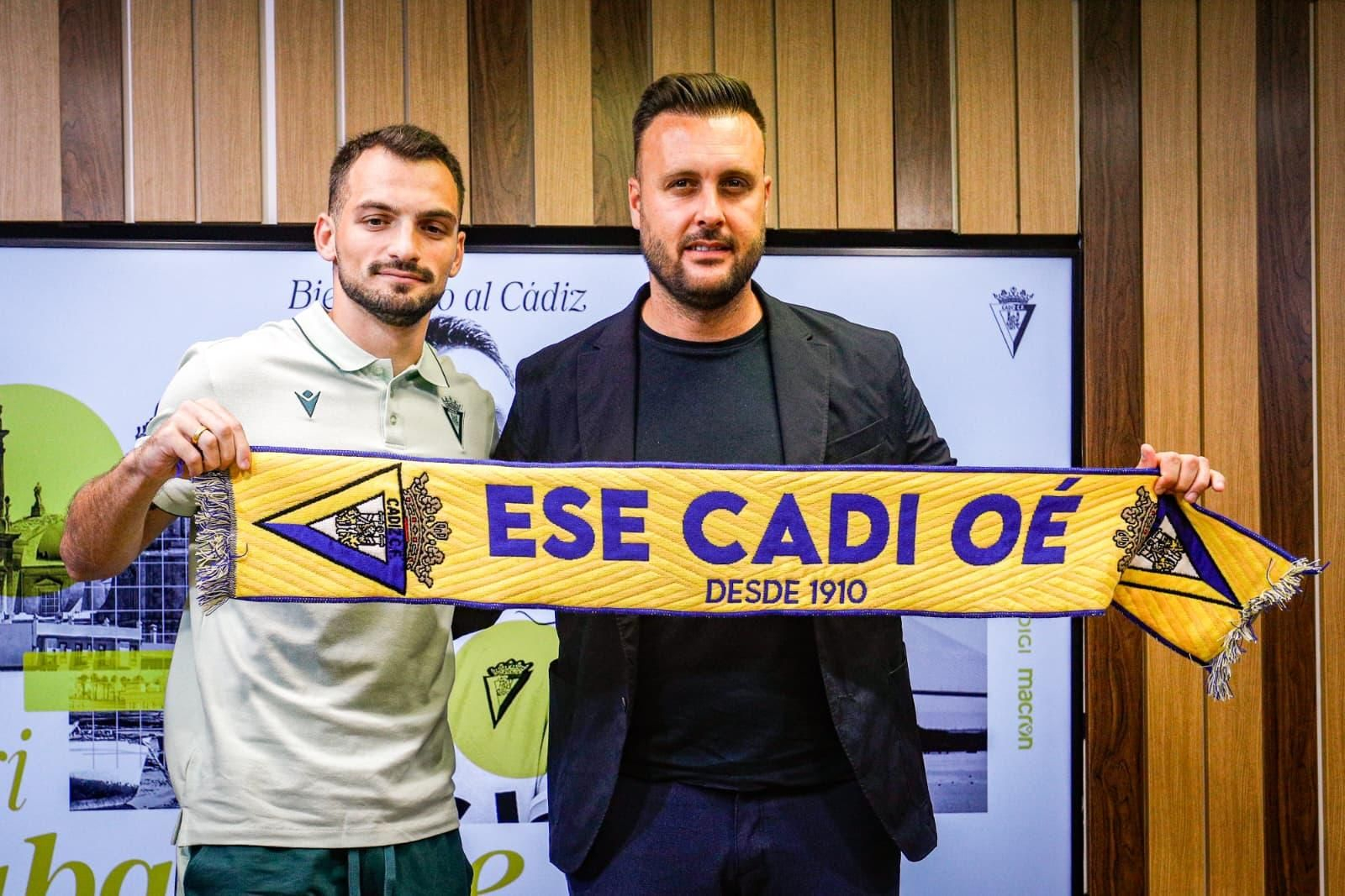 Tabatadze y Cala en la presentación del jugador.