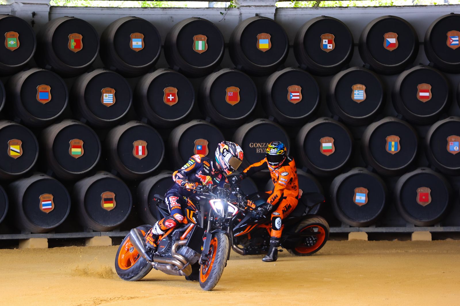 Pedro Acosta y Remy Gardner 'ruedan' en González Byass