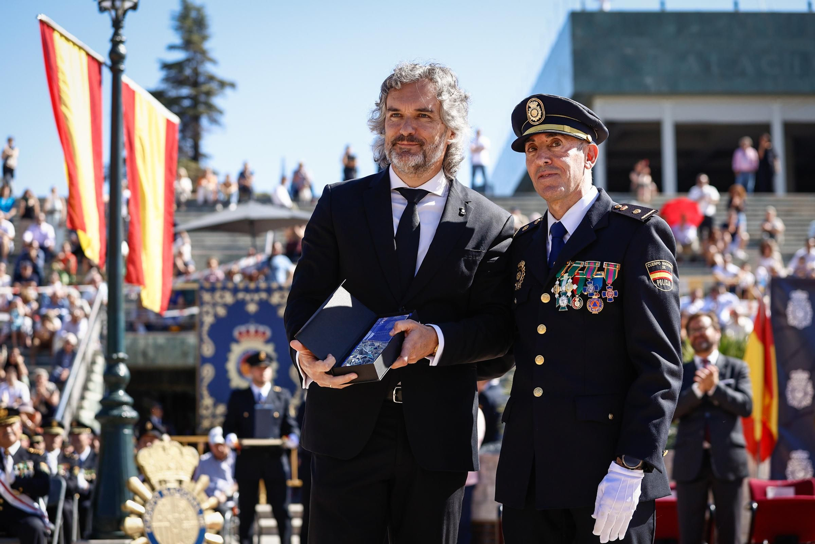 Todas las imágenes: así se ha vivido en Granada el Día de la Policía Nacional
