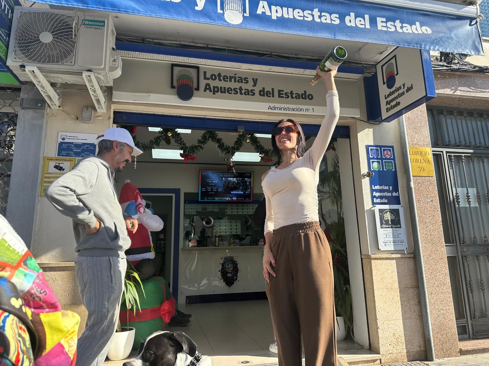 Imágenes de la celebración de los premios de la Lotería de Navidad en Huelva