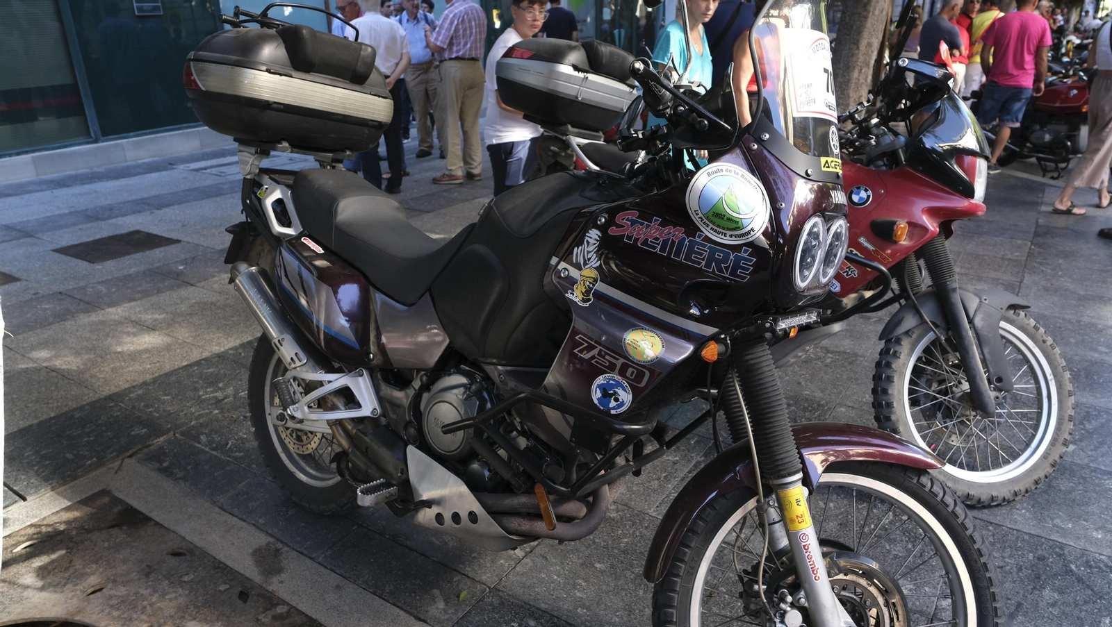 Las motos antiguas dan brillo a la Feria de Almería