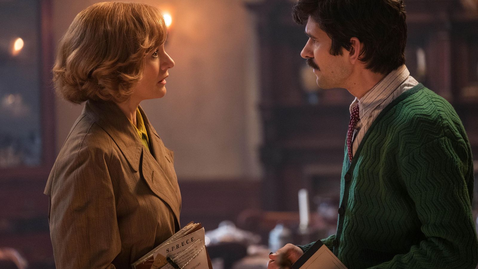 Emily Mortimer y Ben Wishaw interpretan a los hermanos Jane y Michael.