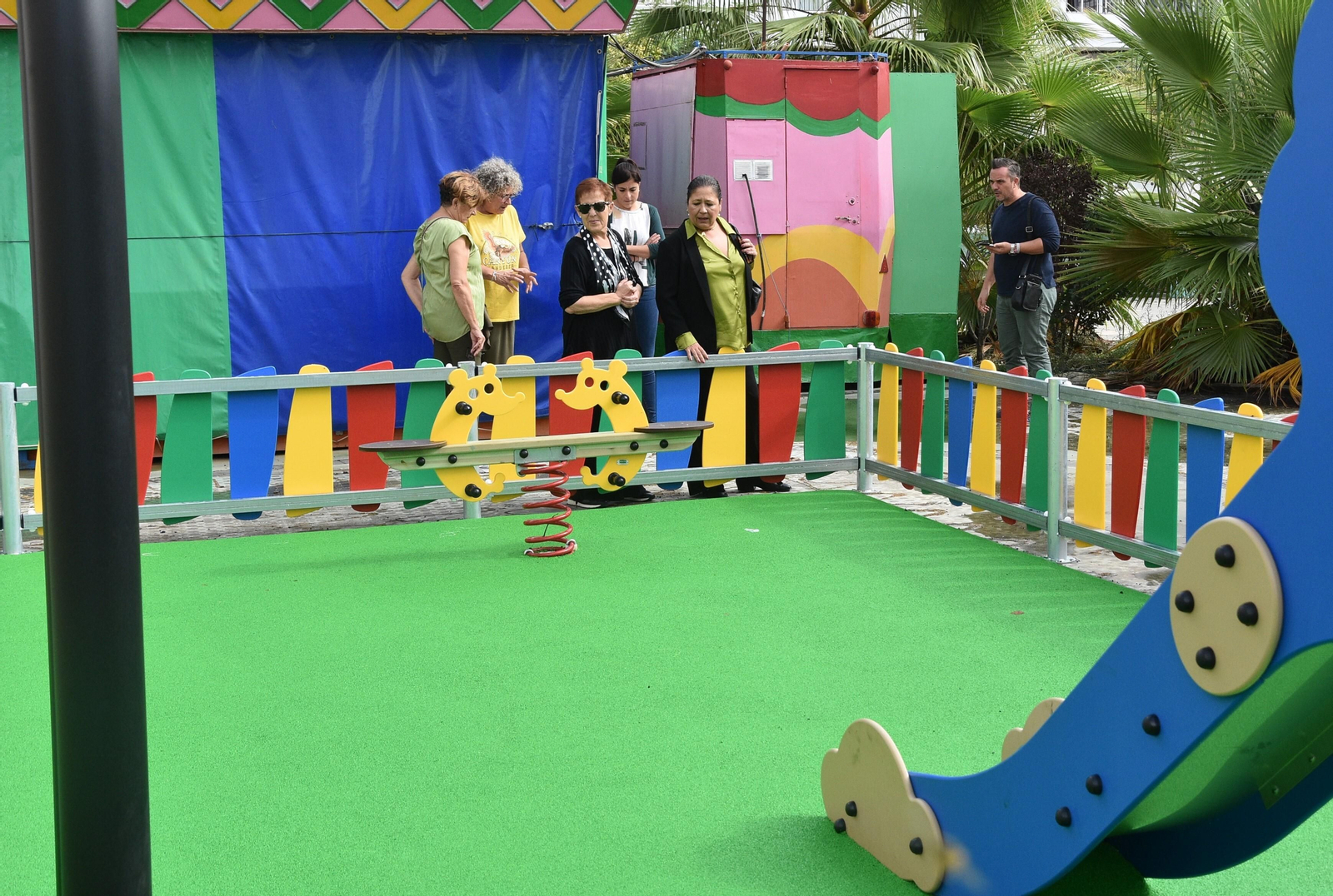 Nuevos equipamientos en la Plaza de la Sal de El Portil.