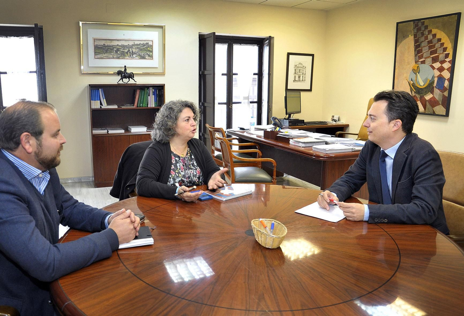 Un momento de la reunión celebrada ayer en el Ayuntamiento.