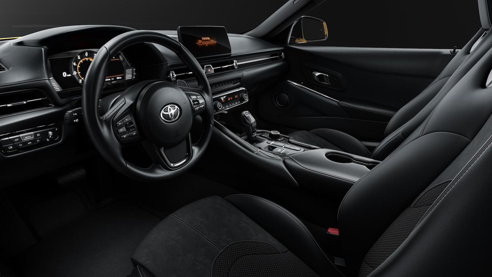 No hay más opciones para el equipamiento de serie del GR Supra Pure que las contenidas en un paquete que cuesta 6.000 euros y que le hace aún más deportivo.