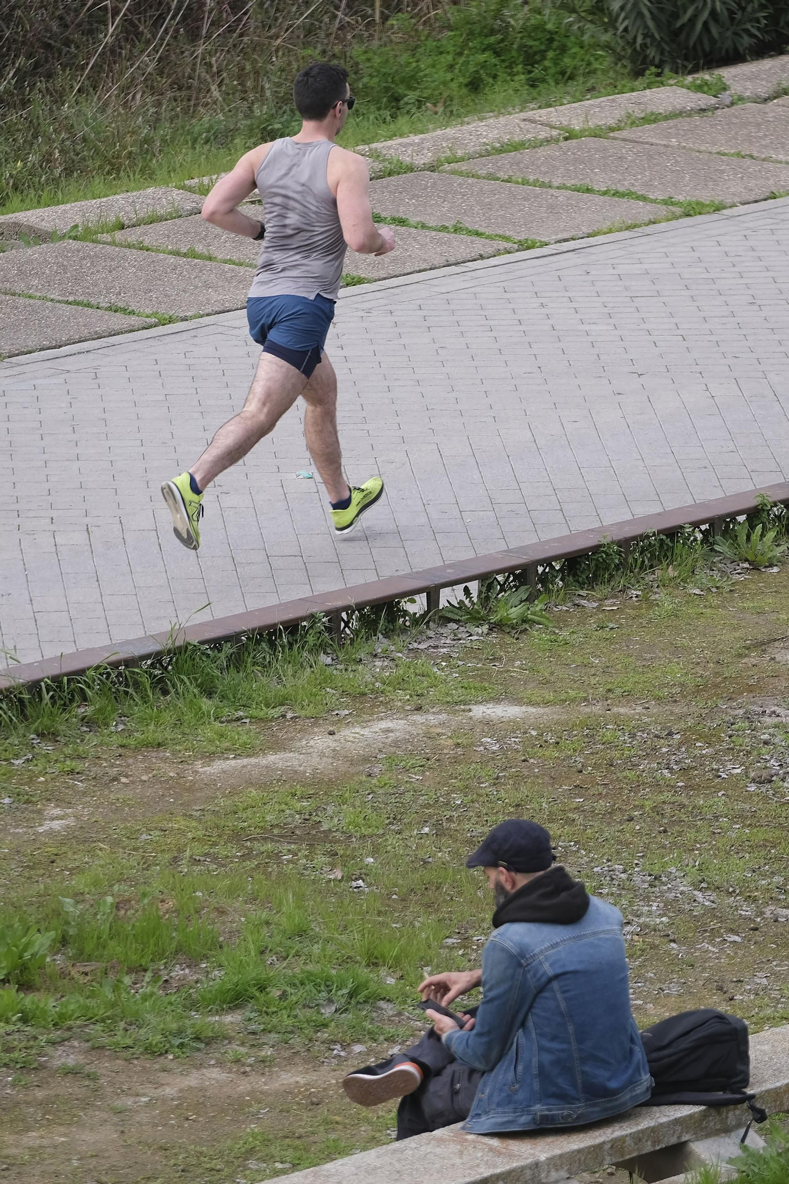 La víspera del maratón de Sevilla en fotos