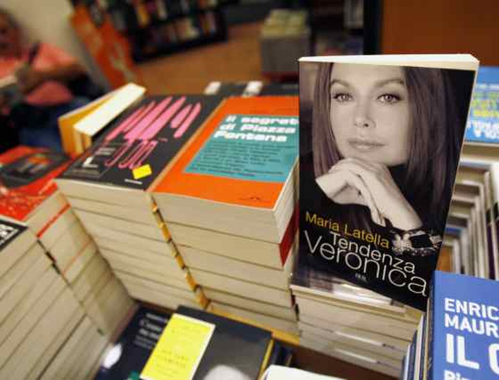 Veronica Lario dice que si Noemi fuese hija de Silvio Berlusconi le abriría su casa