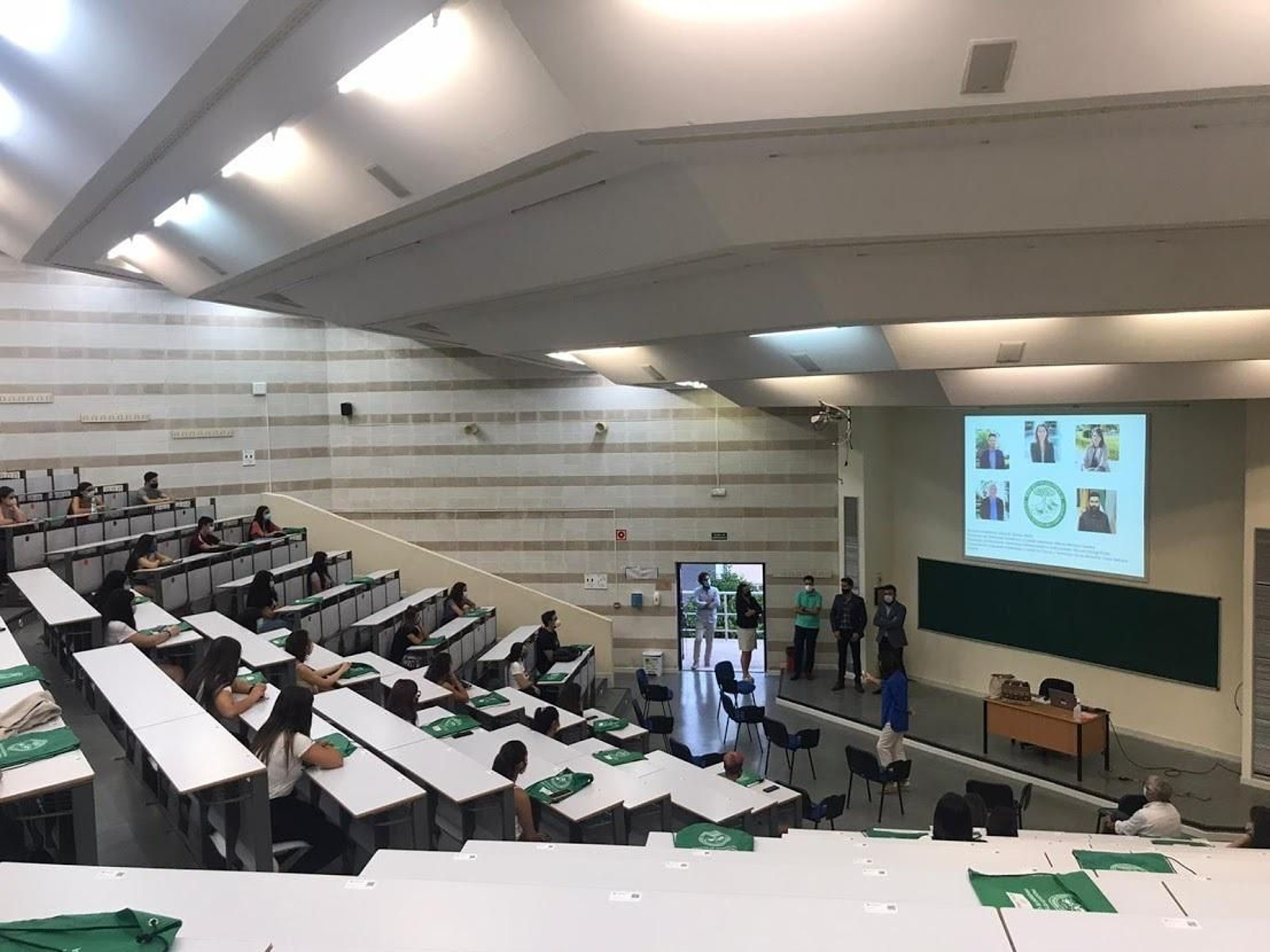 Alumnos de la UCO en una clase del Campus de Rabanales.