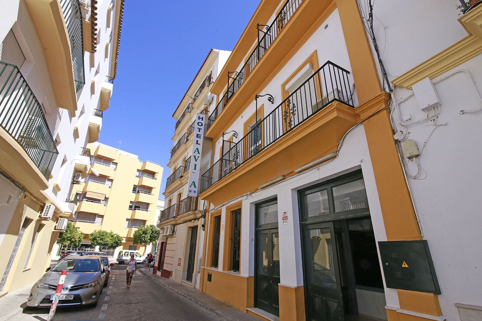Imagen del exterior del antiguo Hotel Ávila, reconvertido posteriormente en un centro de menores inmigrantes