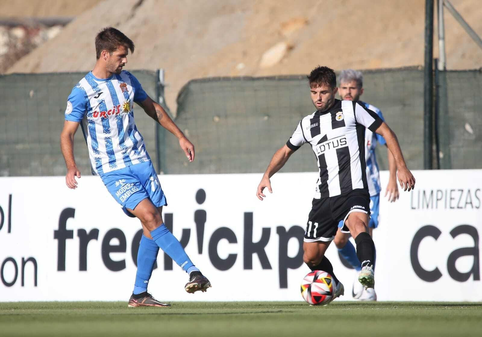El exbalono Mario Abenza y Fran Carbià, durante el Balona-Águilas