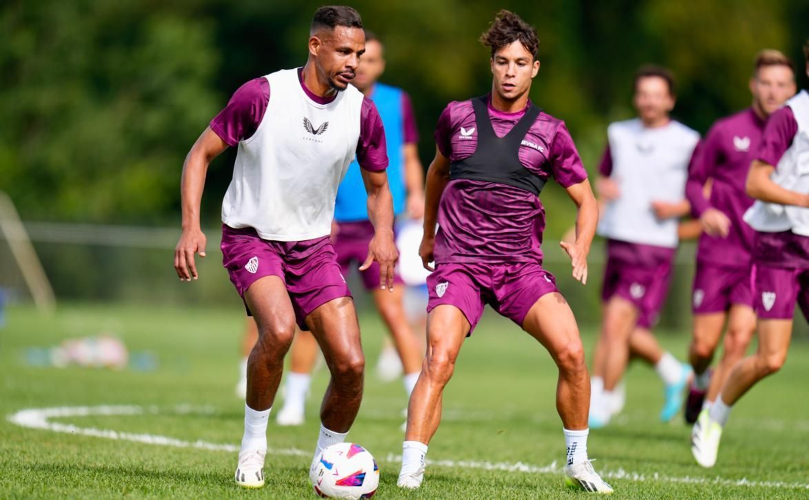Fernando y Óliver Torres se entrenan antes del amistoso Sevilla-Crystal Palace.
