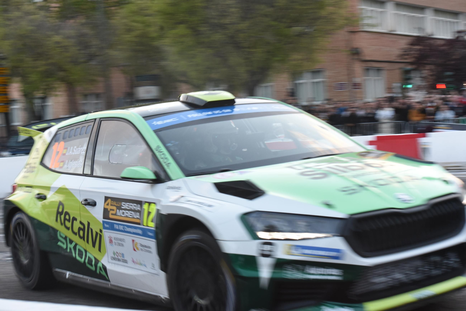 Las mejores fotos del espectacular tramo urbano del Rallye Sierra Morena 2025