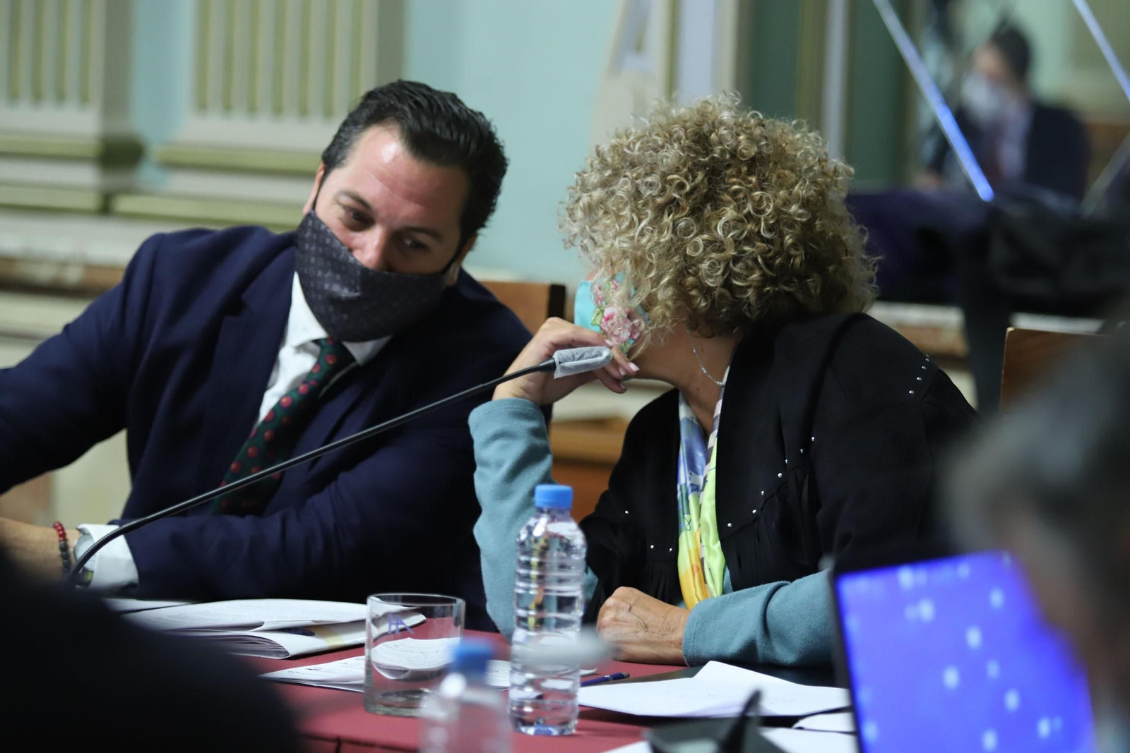 Imágenes del pleno celebrado en el Ayuntamiento de Huelva