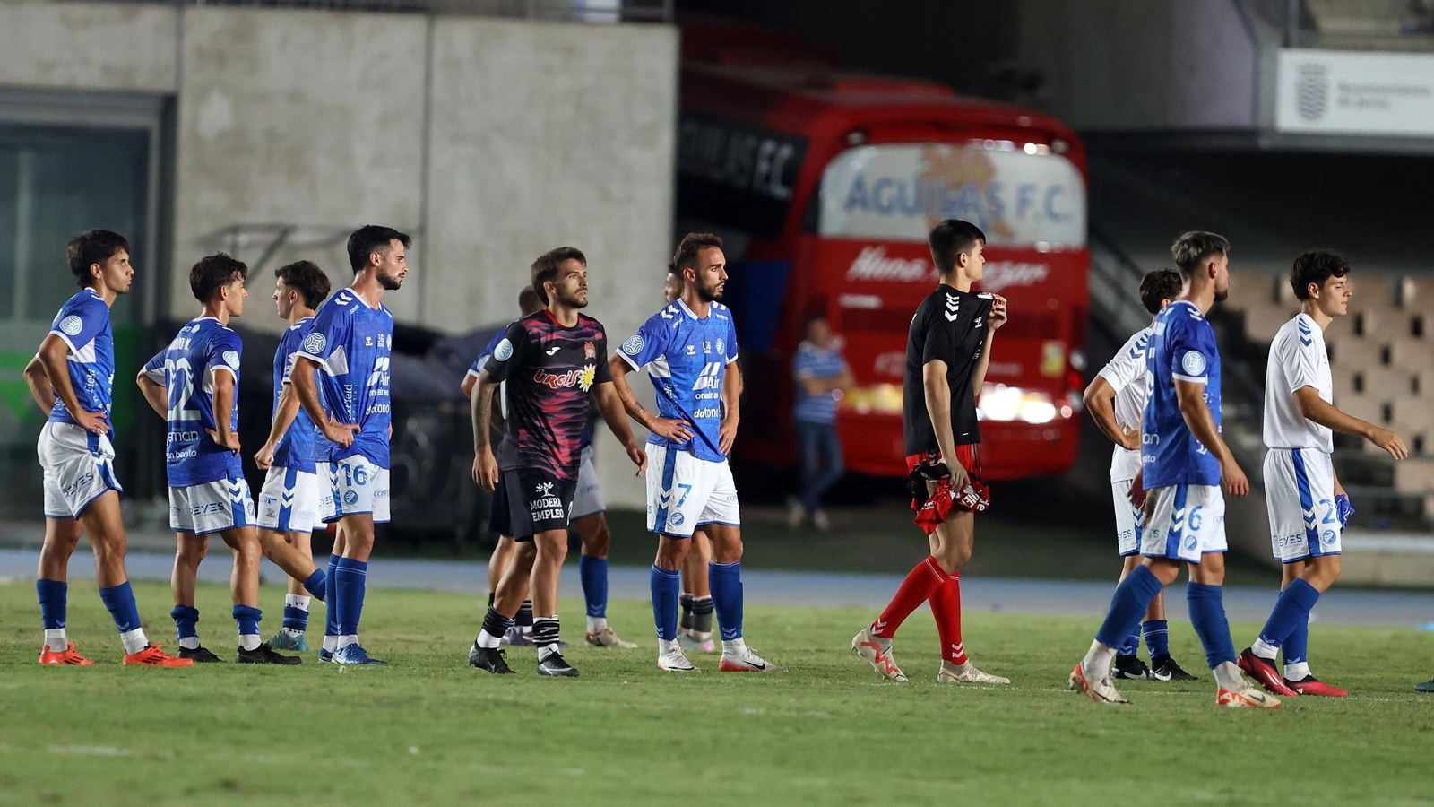 Imágenes del Xerez DFC contra el Águlas FC en Chapín