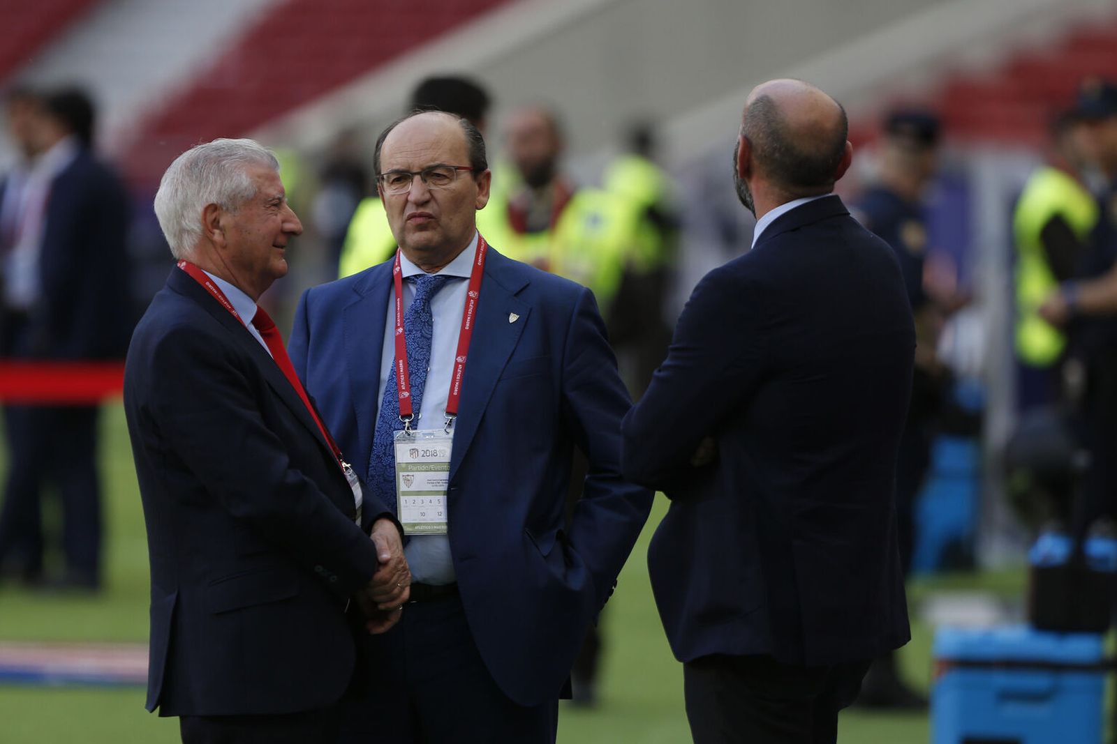 Castro, junto a Gabriel Ramos y Monchi.
