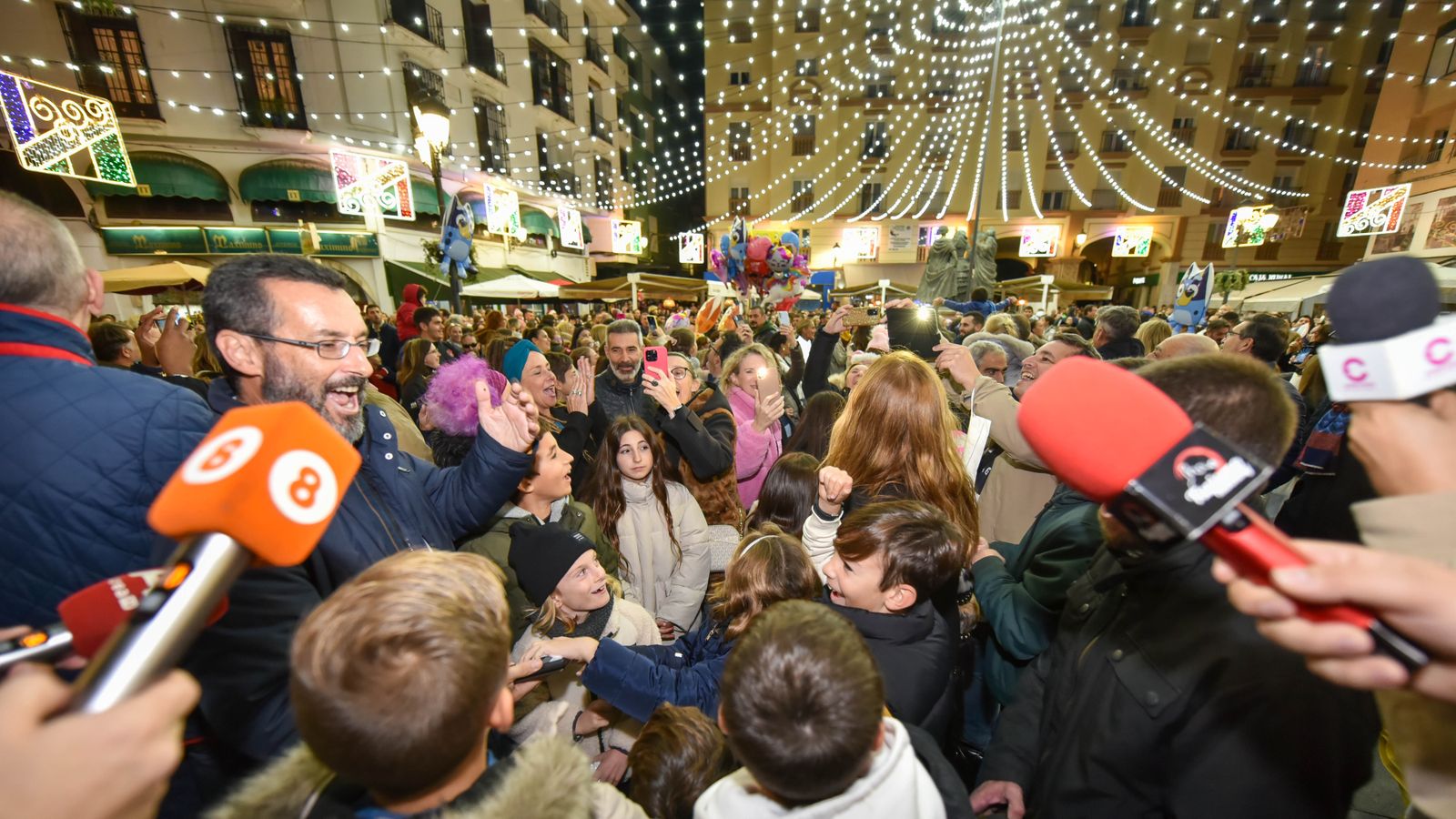 El encendido del alumbrado de Navidad en La Línea, en imágenes