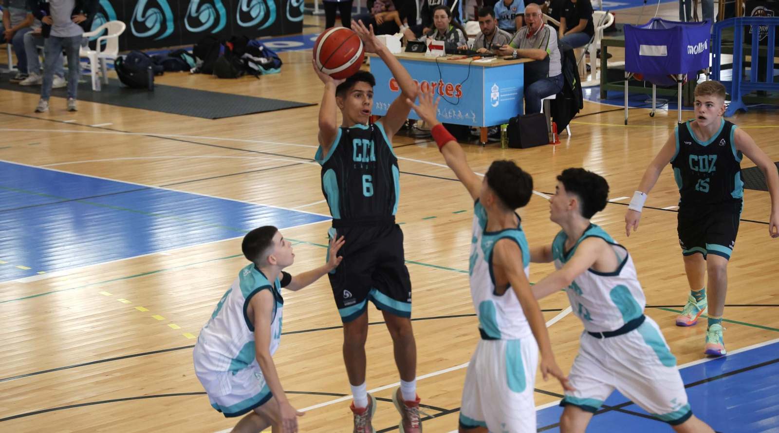 Las fotos de la segunda jornada del Campeonato de Andalucía infantil masculino de baloncesto, en La Línea