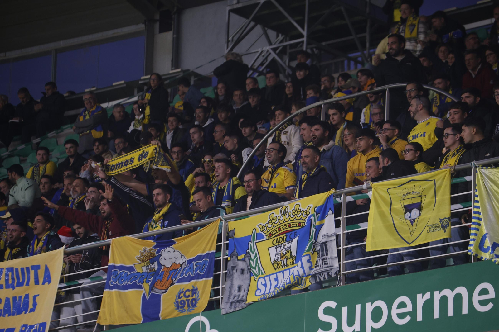 Las mejores fotos del ambiente en el Córdoba CF - Cádiz