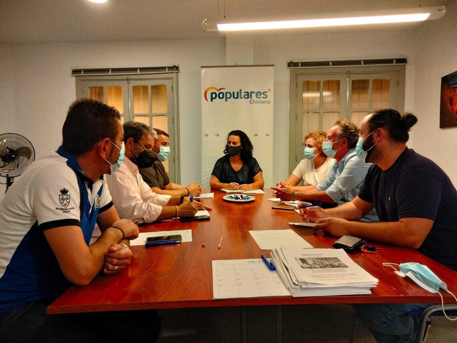 Encuentro del PP con la Asociación de Hostelería de Chiclana.