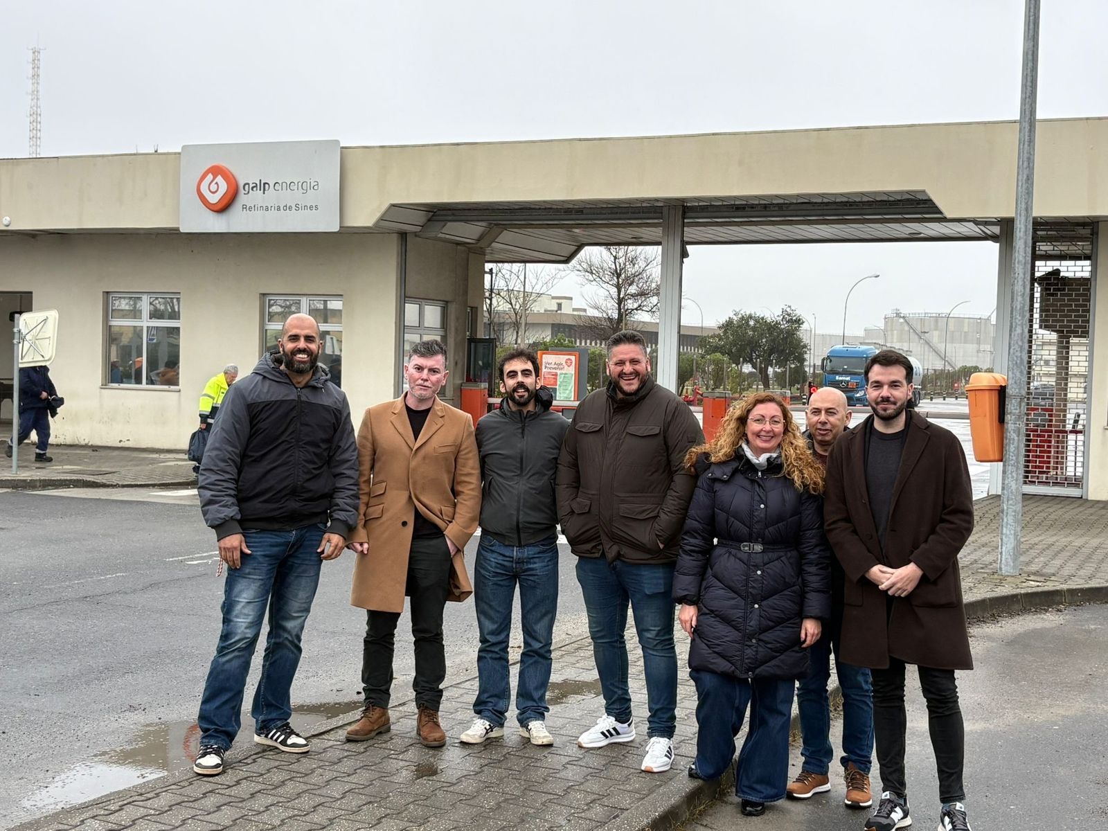 Representantes de los trabajadores de Moeve, en las instalaciones de Galp.