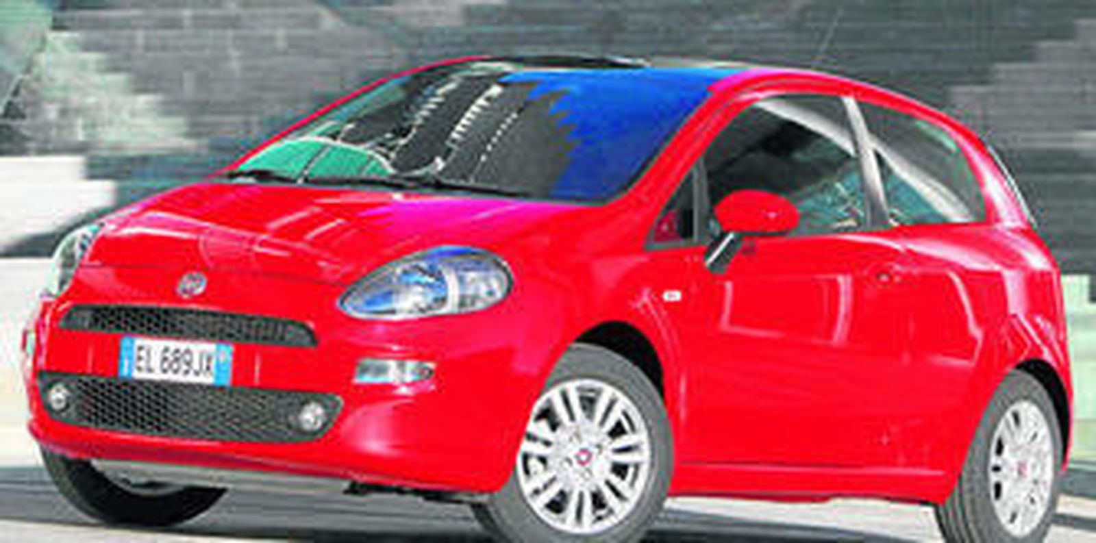 El Centro de Diseño de Fiat ha realizado un estudio de las últimas tendencias en cuanto a colores y materiales para refrescar y dar más vida a la gama Punto.