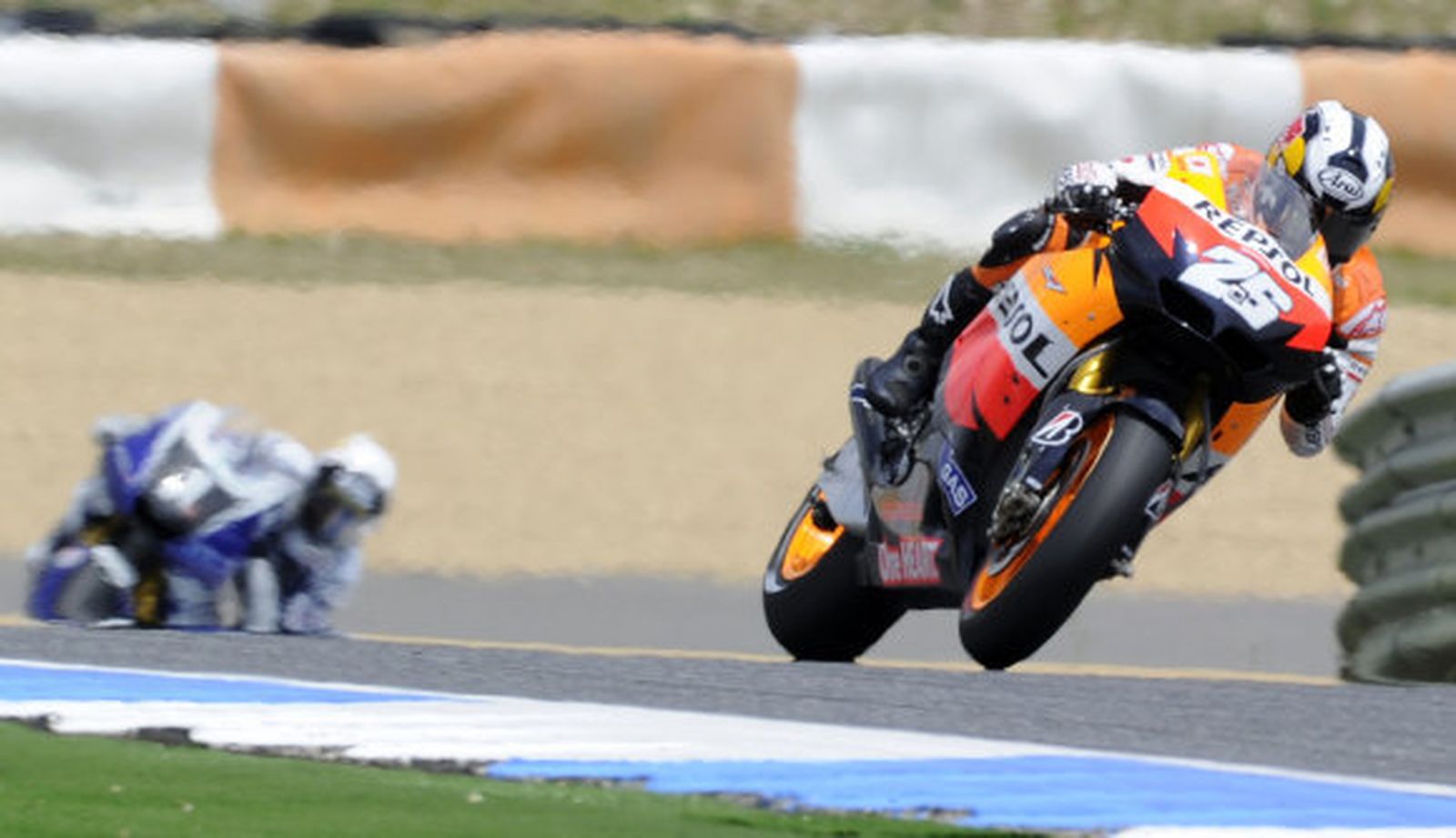 Pedrosa rompe la racha de Lorenzo