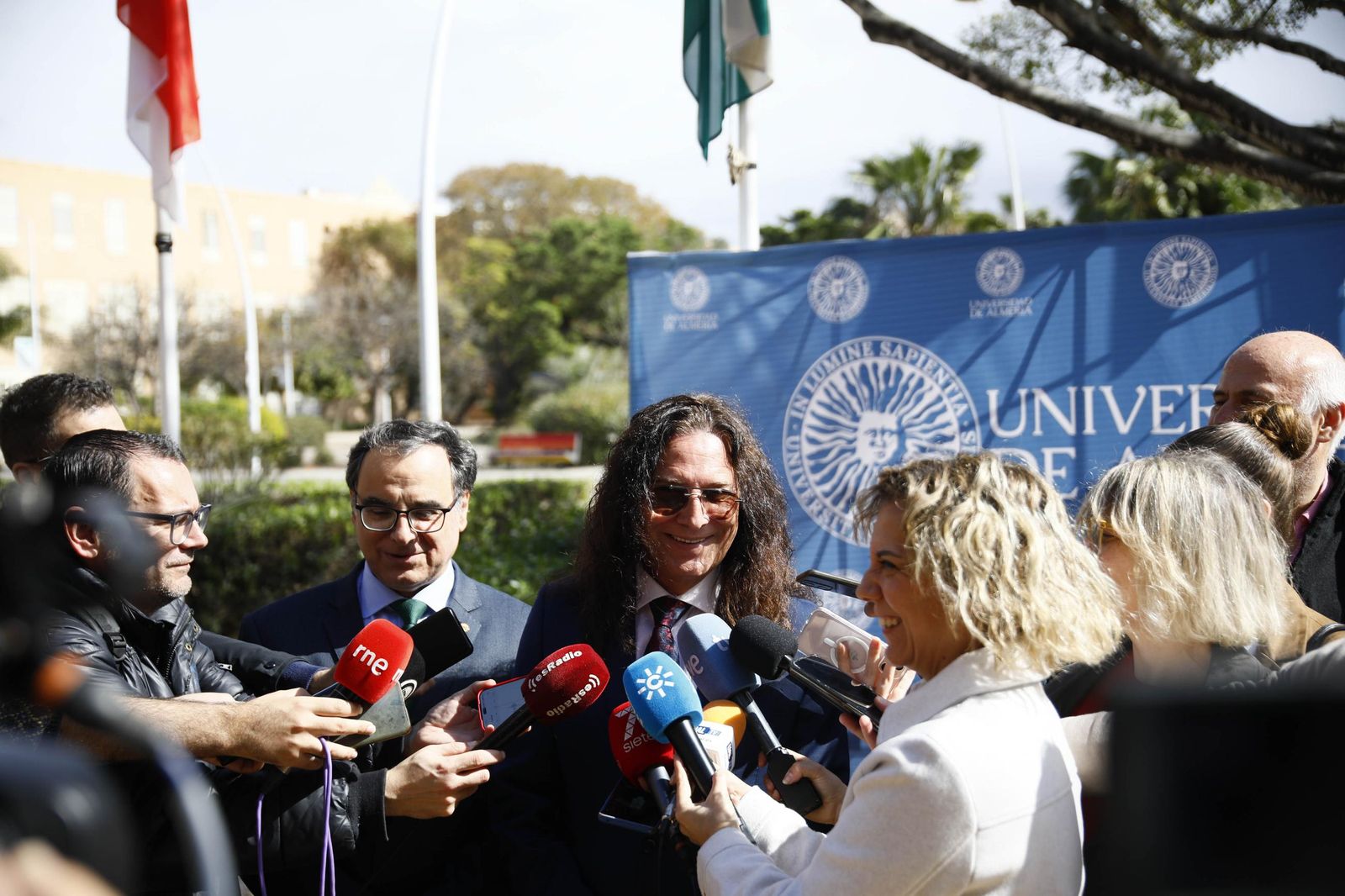 Las imágenes del acto de entrega de la Medalla de Oro a José Fernández Torres Tomatito, en la Universidad de Almería