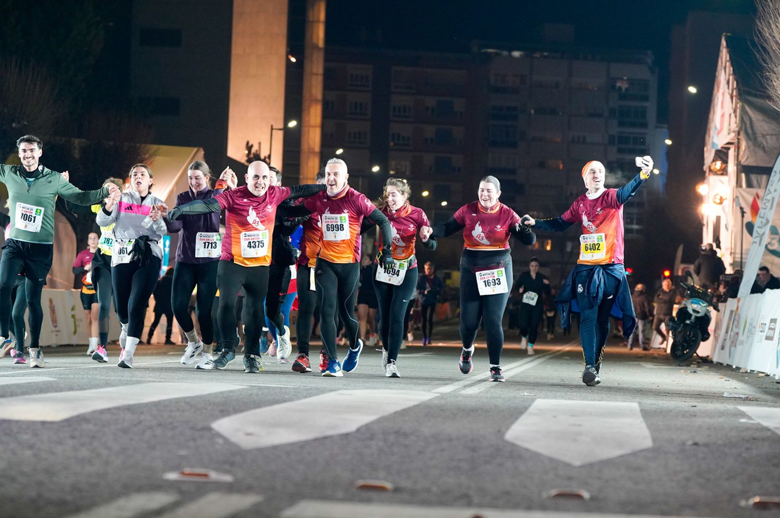 En imágenes: búscate en tu llegada a meta de la Carrera de San Antón 2026 (4)