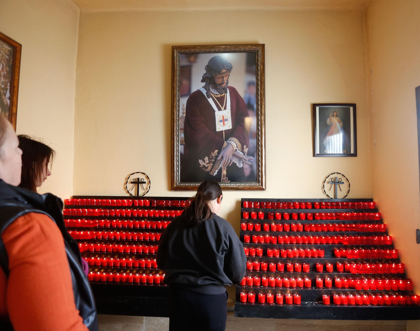 Imágenes del Besapie al Medinaceli en la Iglesia de San Isidro en Algeciras