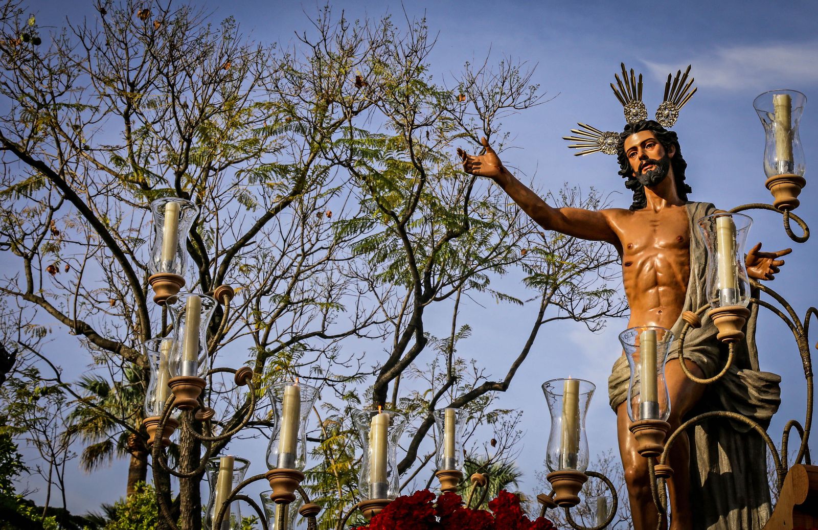 ElCristo Resucitado, a su paso por la Alameda Vieja.