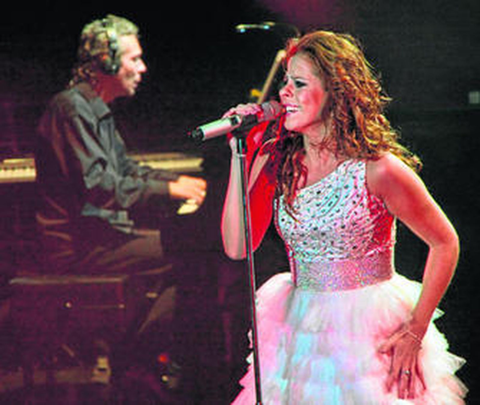 Pastora Soler durante el concierto ofrecido el sábado en el Maestro Padilla.