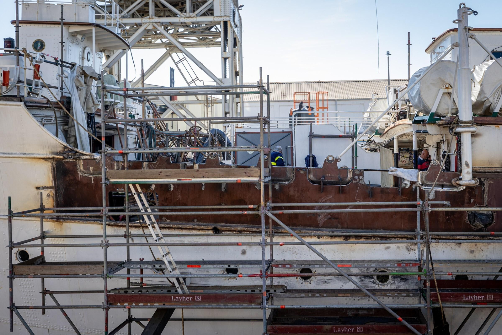 Armada: Las imágenes del 'Juan Sebastián de Elcano' de obras en Navantia San Fernando