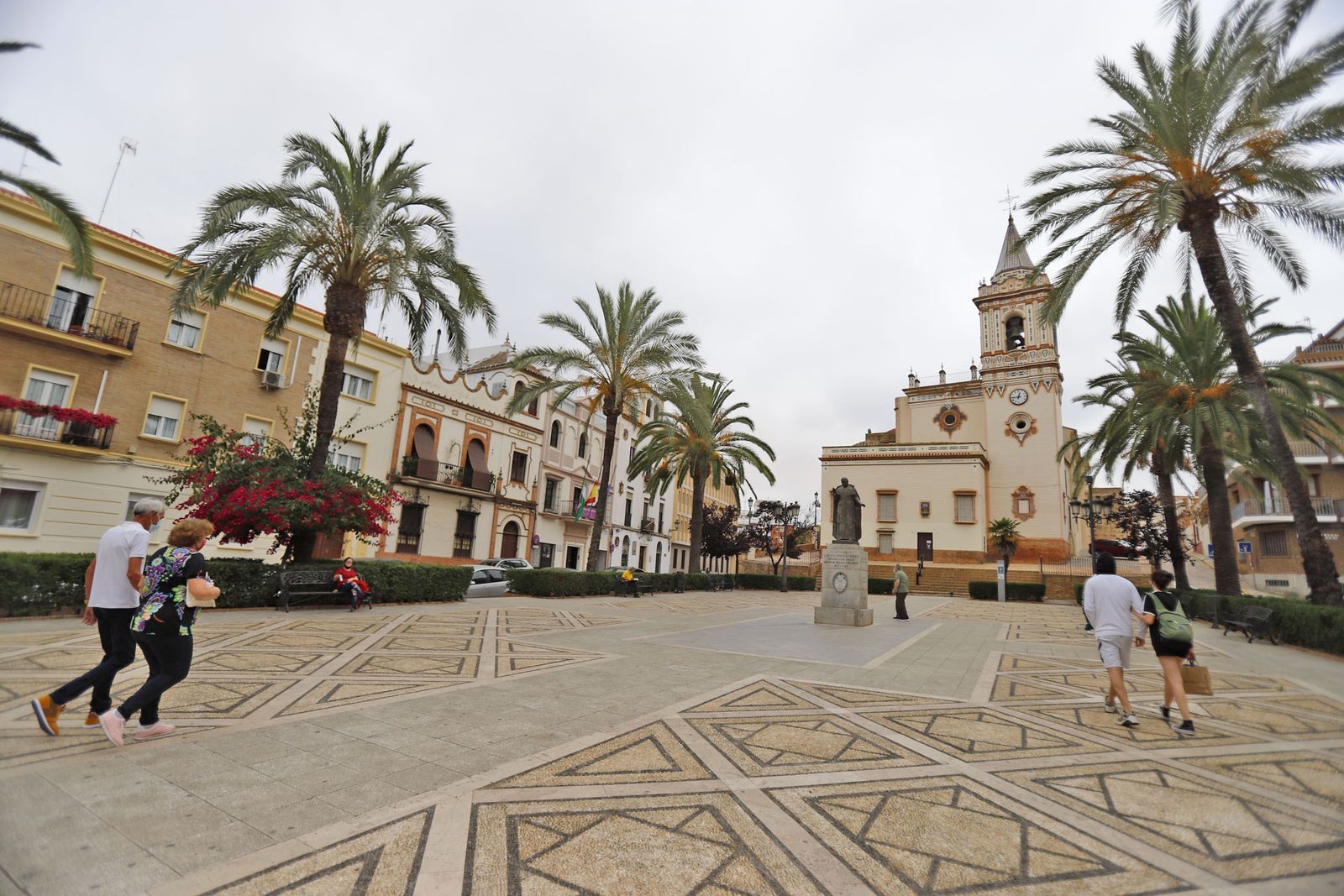 Los vecinos no quieren que los cambios anunciados acaben con la belelza de la plaza de San Pedro.
