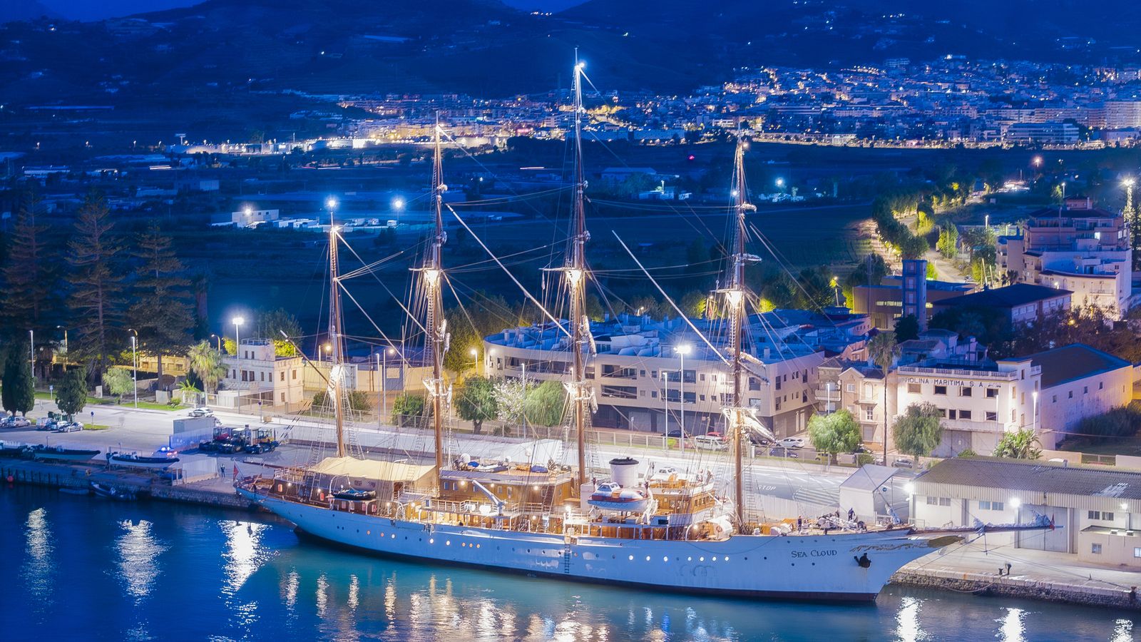 El velero Sea Cloud, anoche en el Puerto de Motril