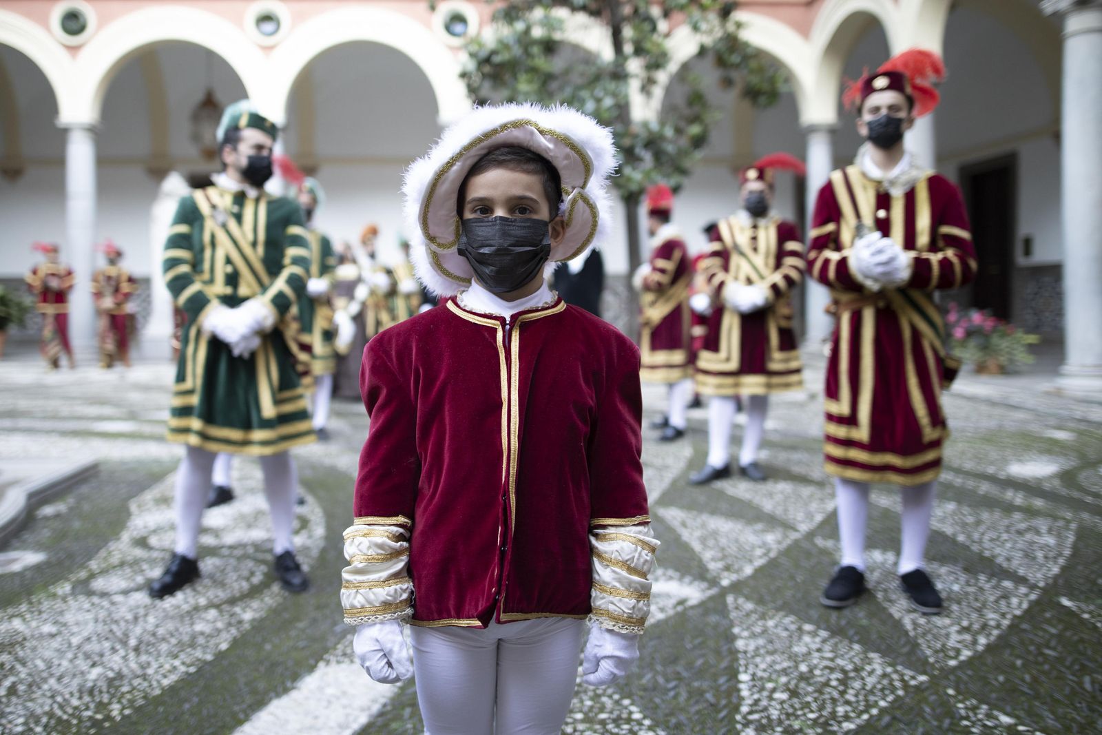 Fotos: el homenaje del quinto centenario del traslado de los restos de los Reyes Católicos