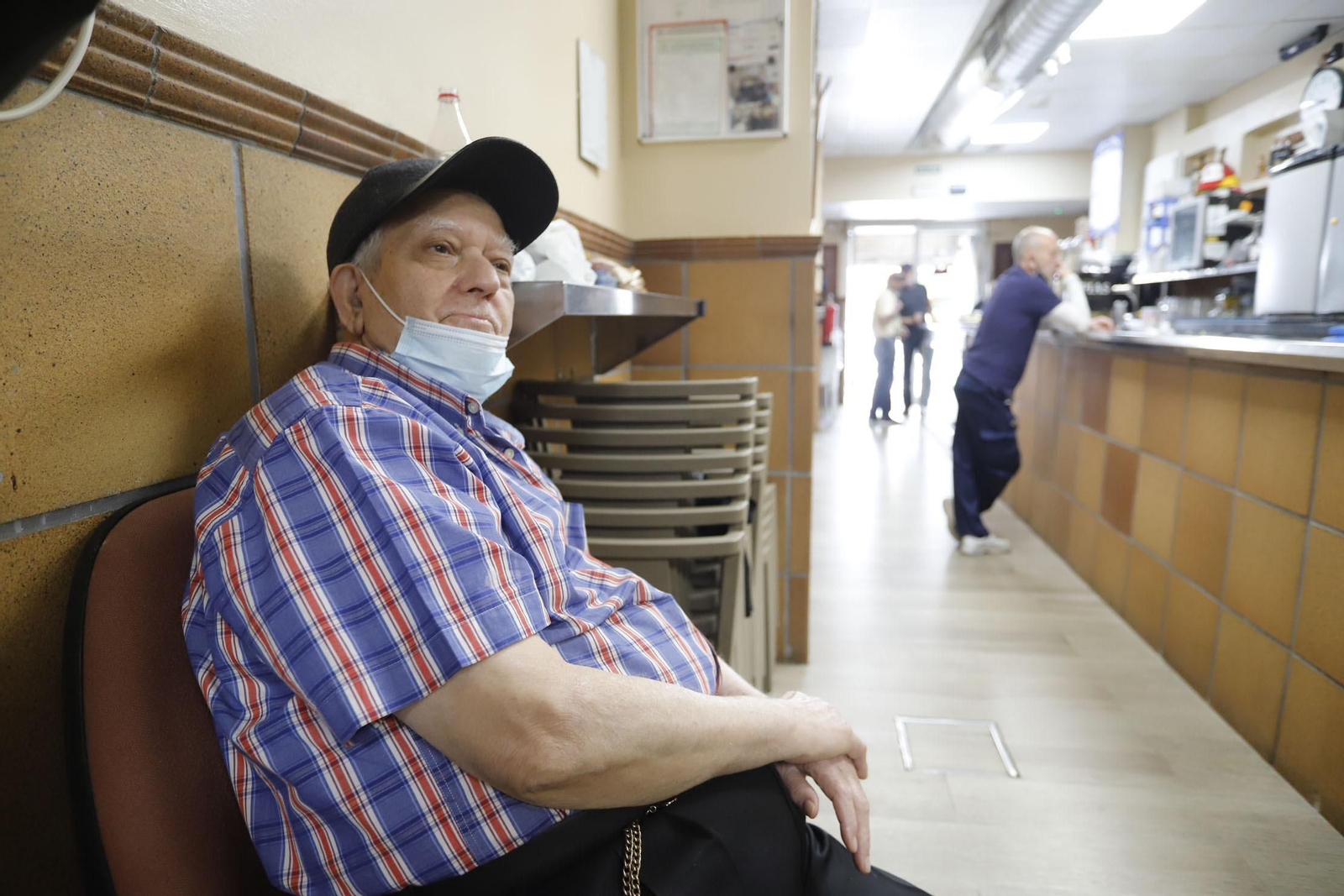 El propietario del Bar Paco Moreno de Huelva