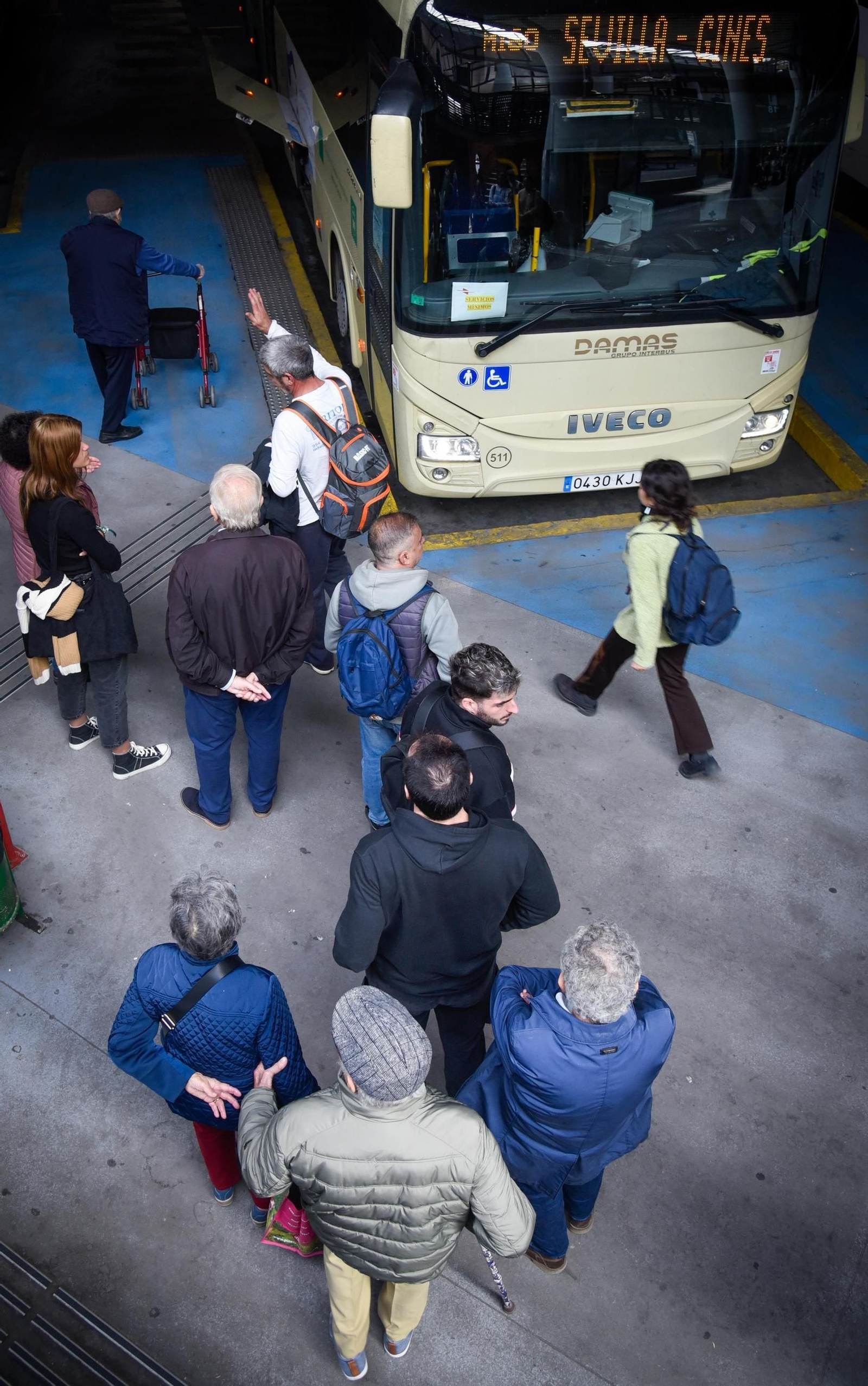 Protesta de Tussam por la huelga nacional de transporte público