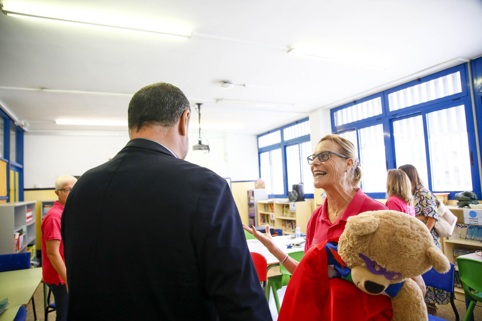 Las imágenes de la campaña de vacunación antigripal a los niños en el CEIP Adela Díaz de Almería