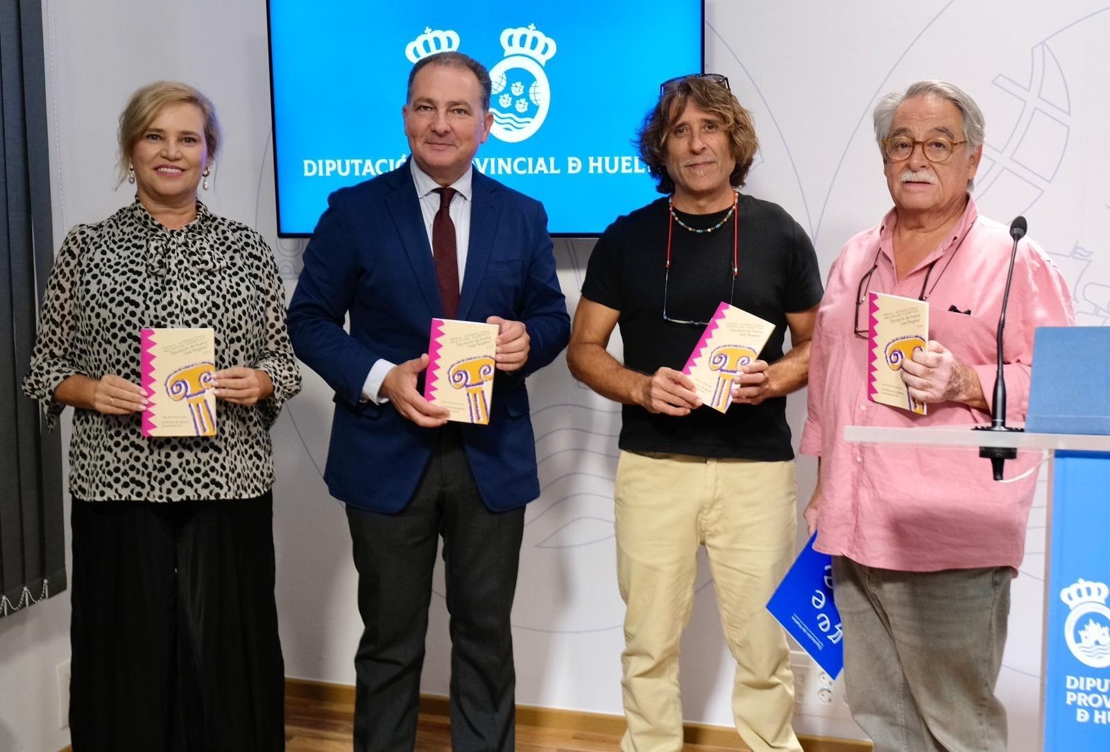 Entrega de la última edición del premio de relatos cortos José Nogales a César de las Heras.