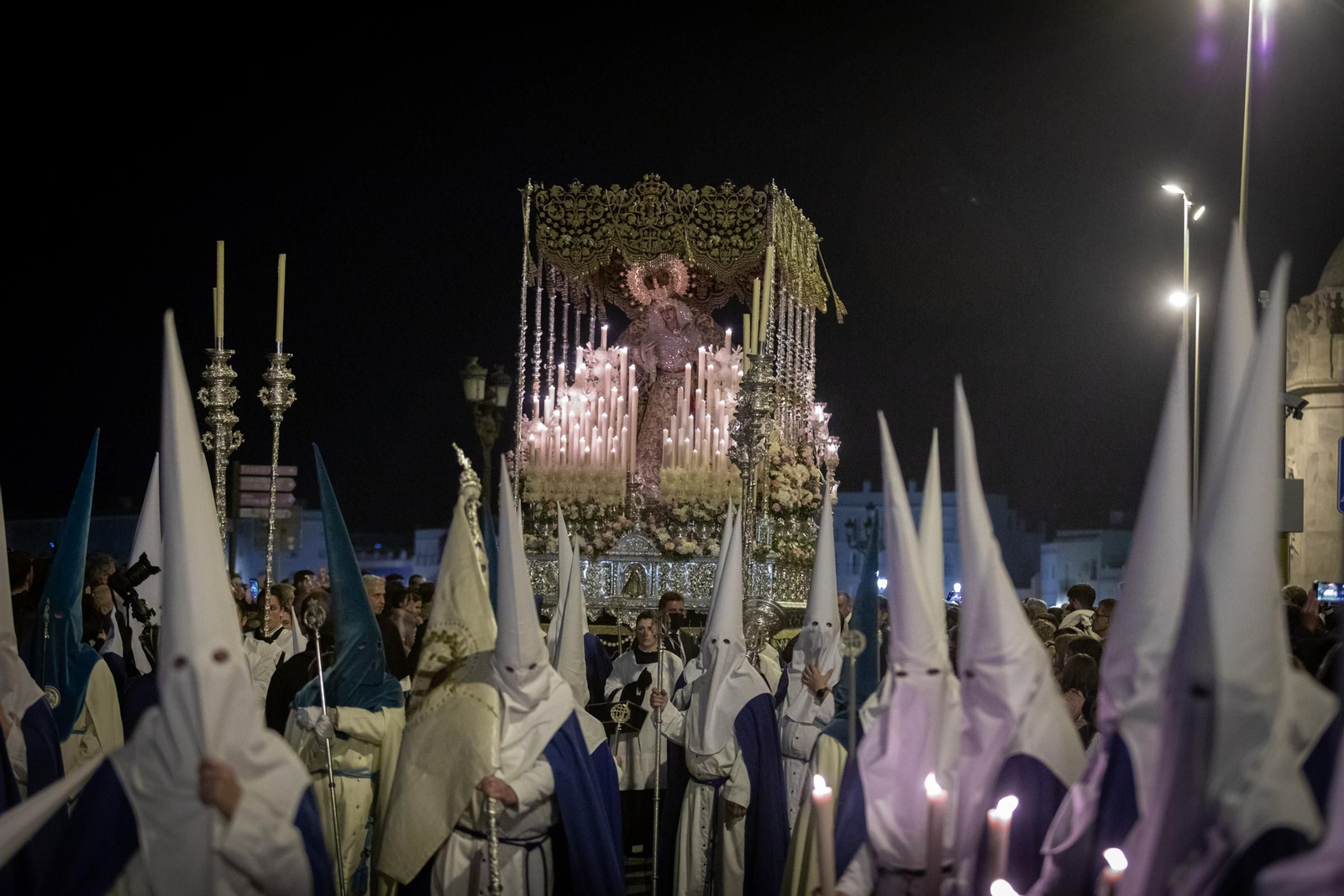 Las imágenes de la cofradía del Perdón en la Semana Santa de Cádiz 2022
