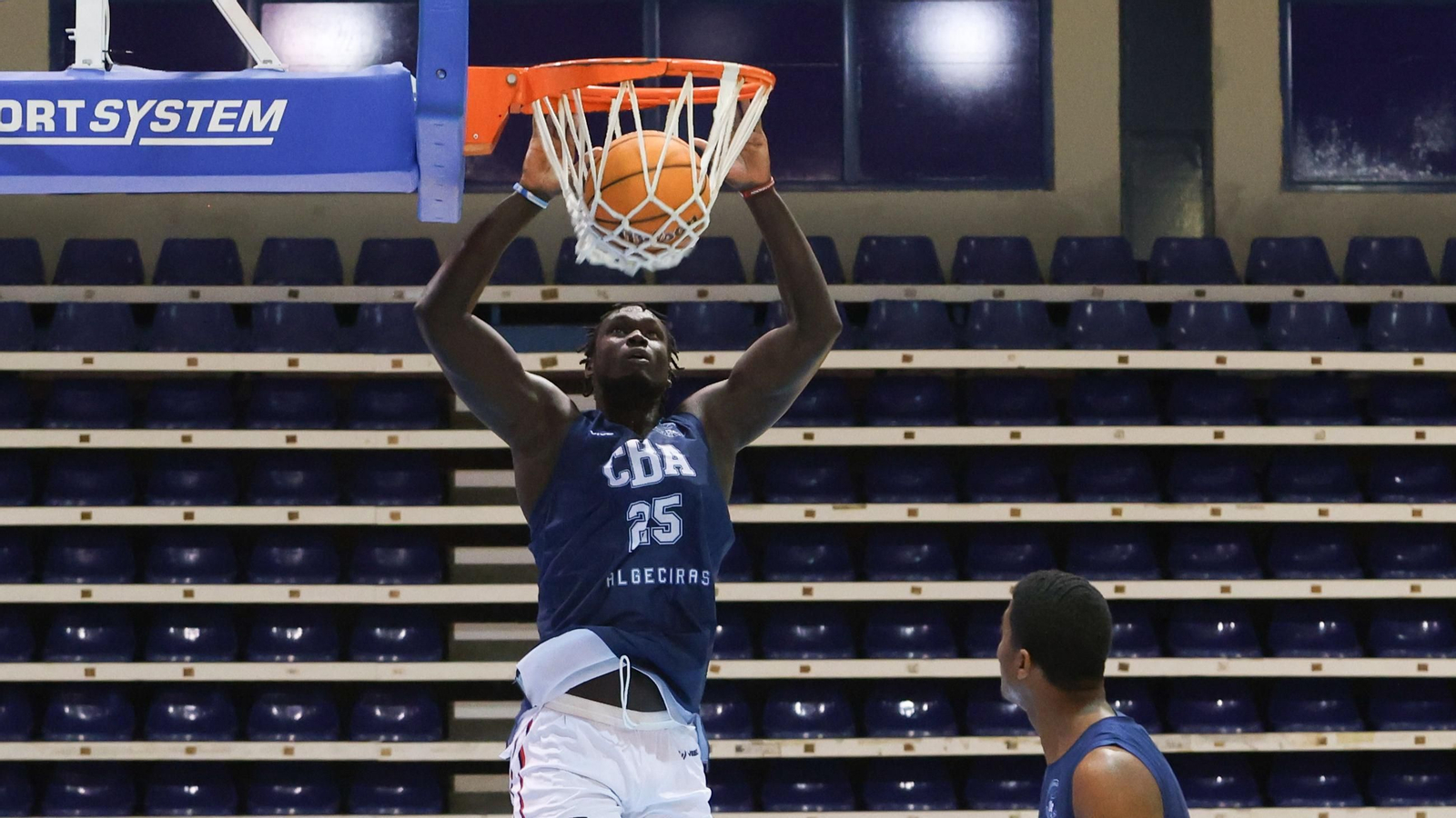 Las fotos del primer entrenamiento de pretemporada del Club Baloncesto Algeciras