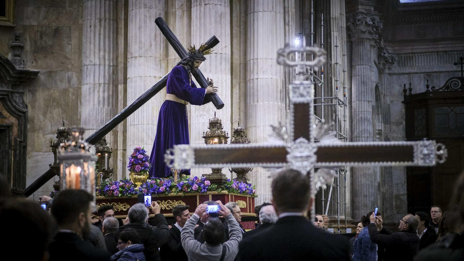 Traslado del Señor del Mayor Dolor a la Catedral para presidir el vía crucis general de hermandades