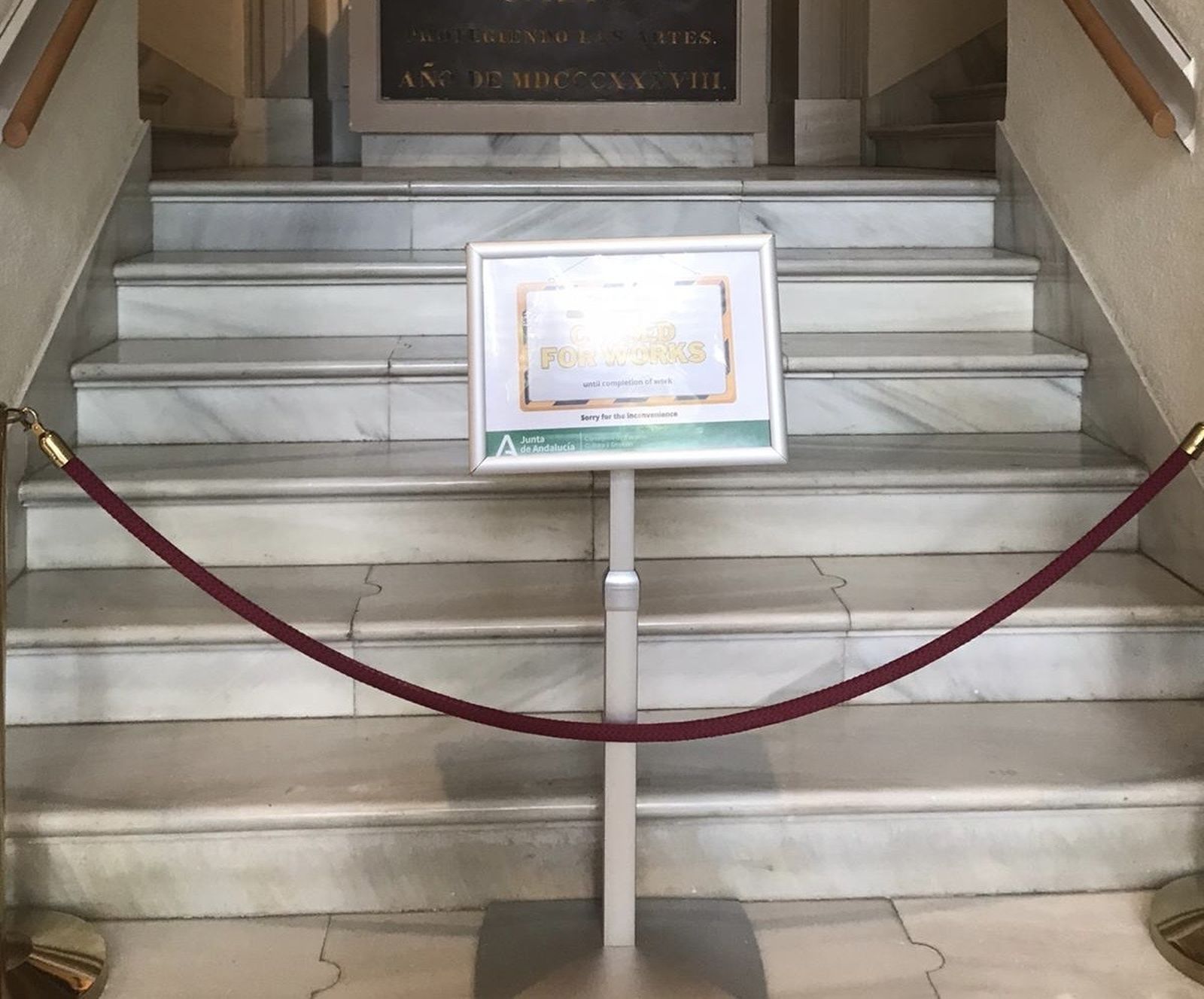 El Prado en la calle y el museo cerrado