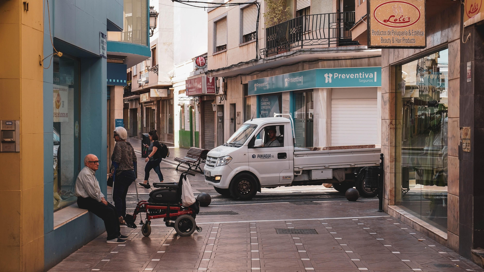 Un paseo por el centro de la Linea de la concepción, en imágenes.